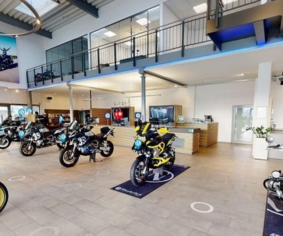Tư vấn thiết kế showroom xe máy với không gian rộng rãi