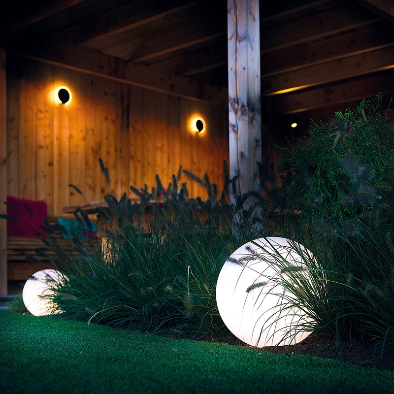 Những mẫu đèn LED năng lượng mặt trời cho sân vườn đẹp